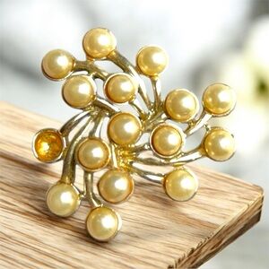 1950s Vintage Emmons Faux Pearl Brooch